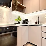 One Club - Exclusive 1brs In North Appartamento Bucarest