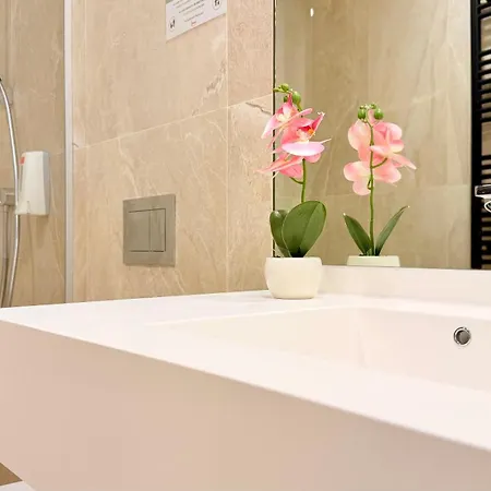 Apartment One Club - Exclusive 1brs In North Bucharest