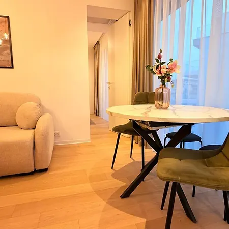 One Club - Exclusive 1brs In North Boekarest