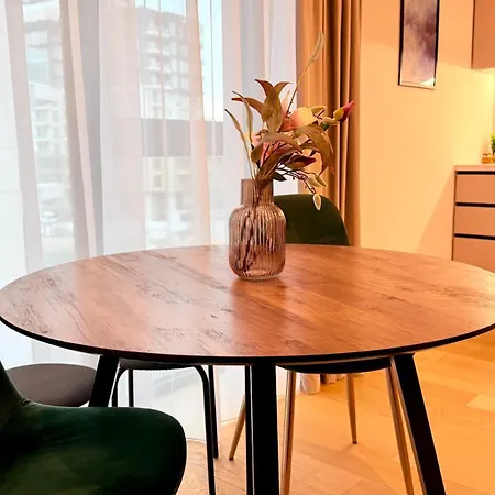 One Club - Exclusive 1brs In North Boekarest